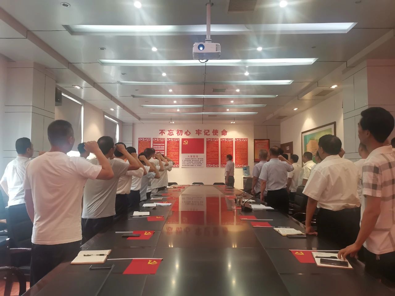 集團公司,組織,干部,職工,收看,慶祝,百年,恰, . 集團公司組織干部職工收看慶祝中國共產(chǎn)黨成立100周年大會